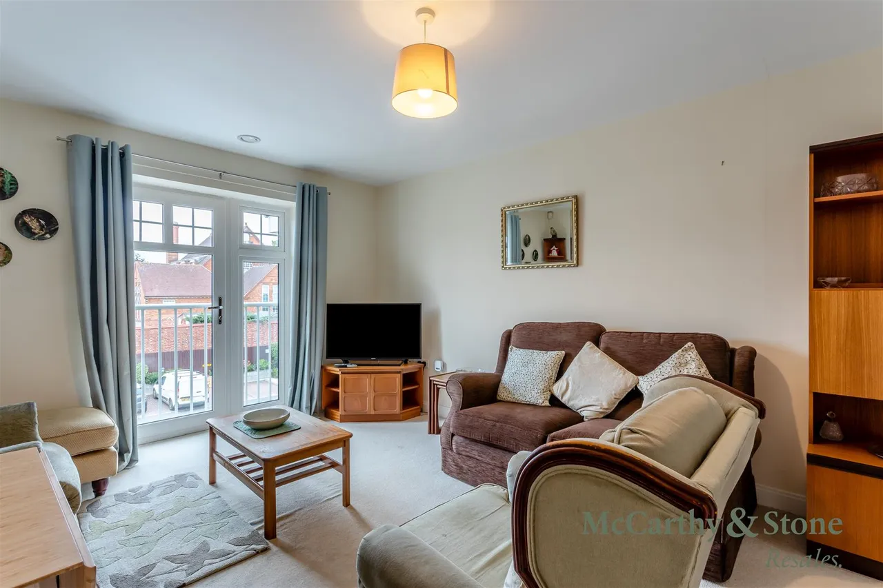 Westfield Road, Wellingborough, NN8, photo 3