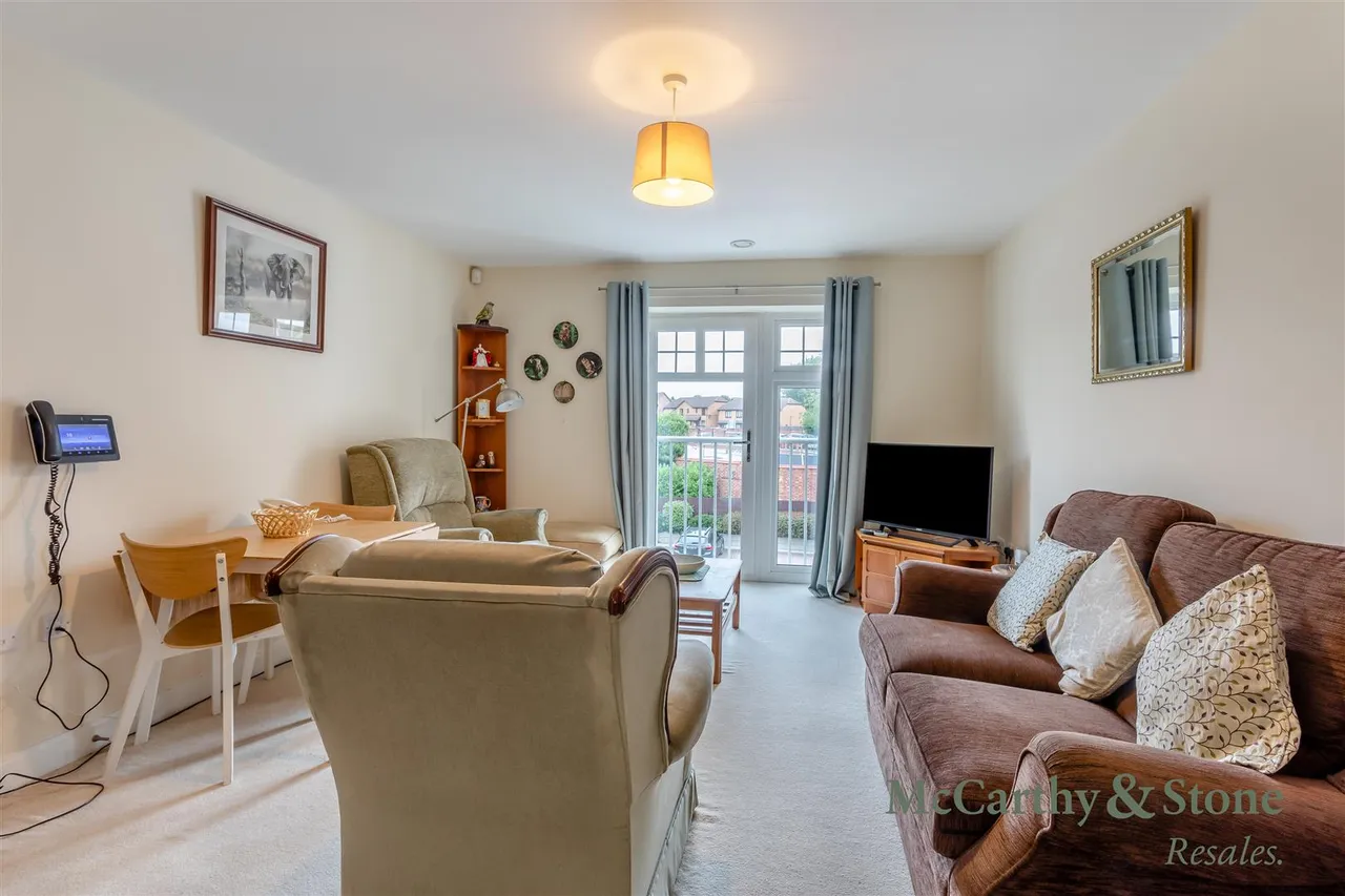 Westfield Road, Wellingborough, NN8, photo 2