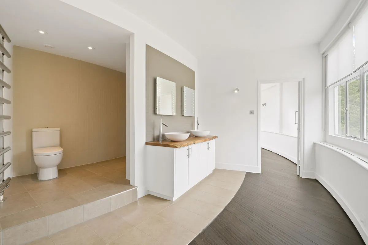 St. Anns Hill Road, Chertsey, KT16, photo 28