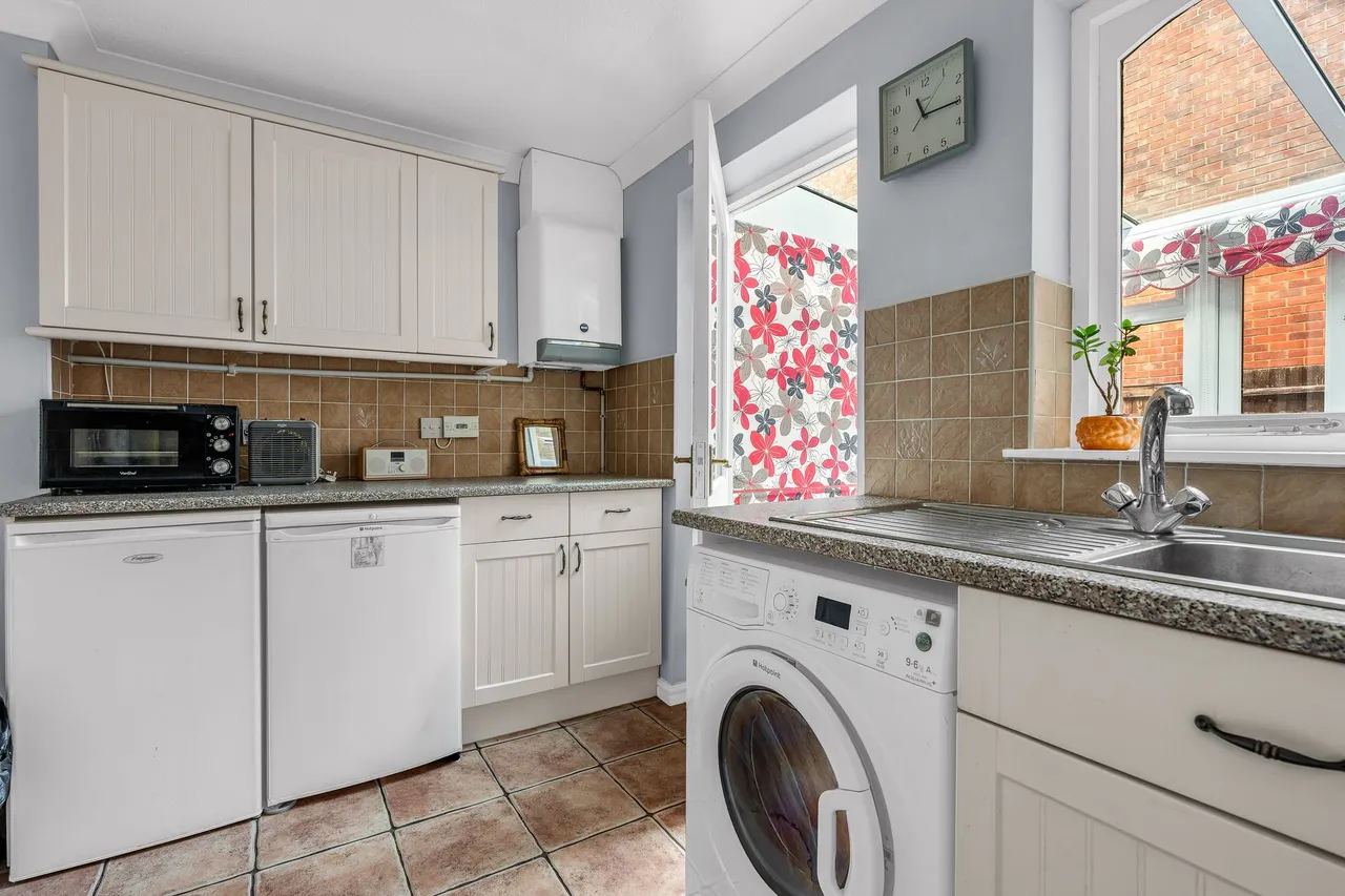 Black Swan Court, Priory Street, Ware, SG12 0HY, photo 6