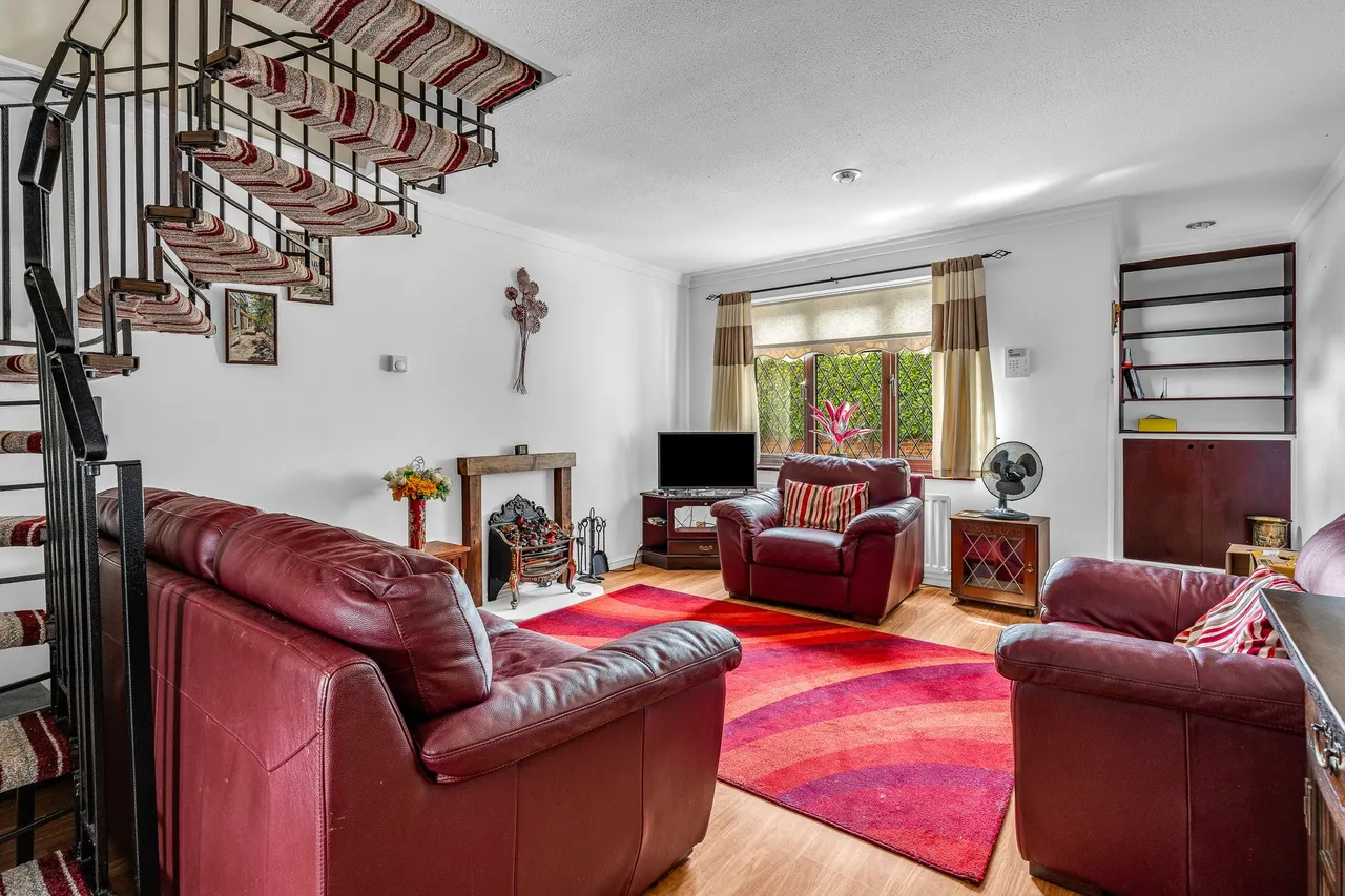 Black Swan Court, Priory Street, Ware, SG12 0HY, photo 2