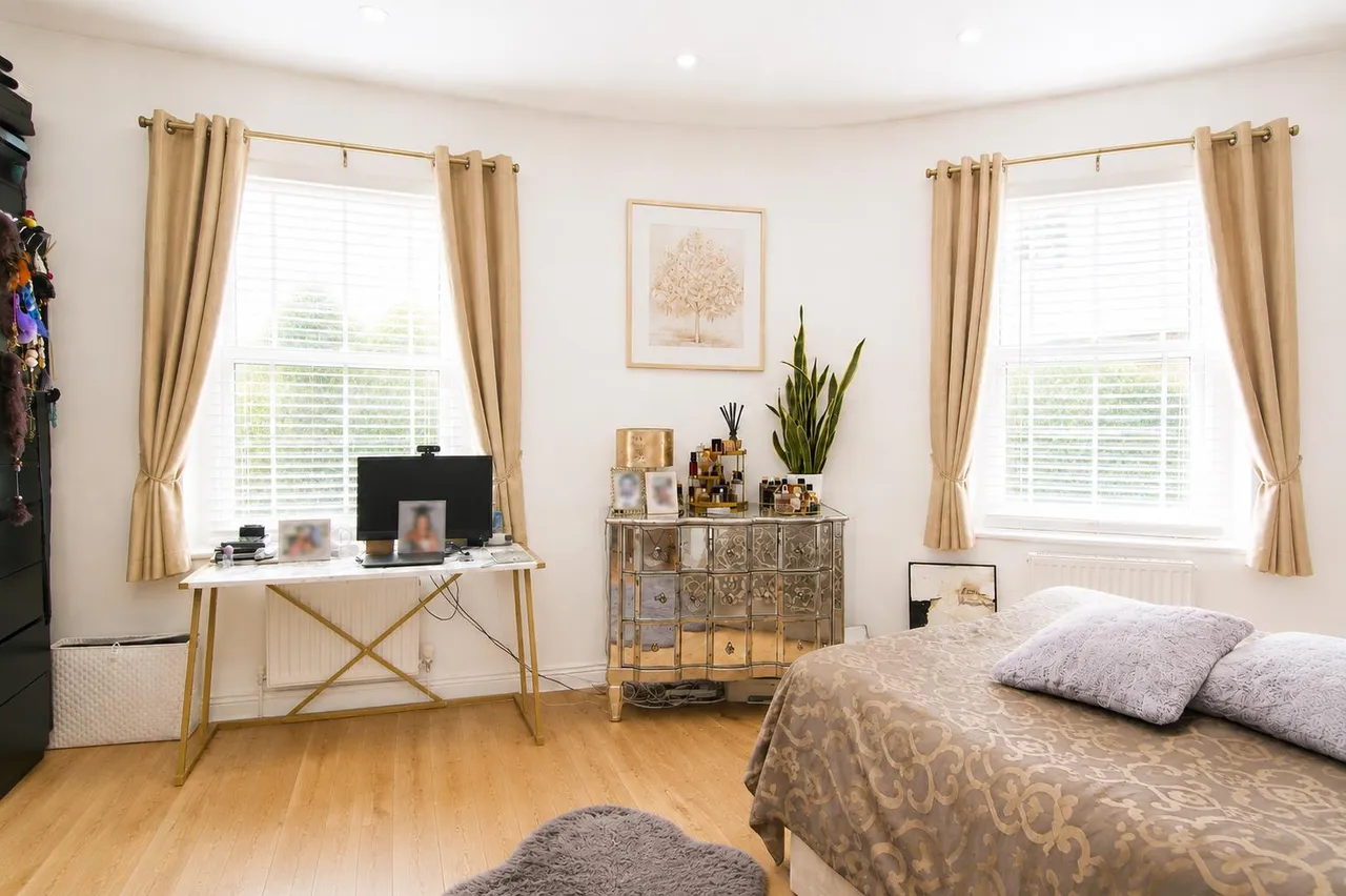Roehampton Lane, London, SW15, photo 5