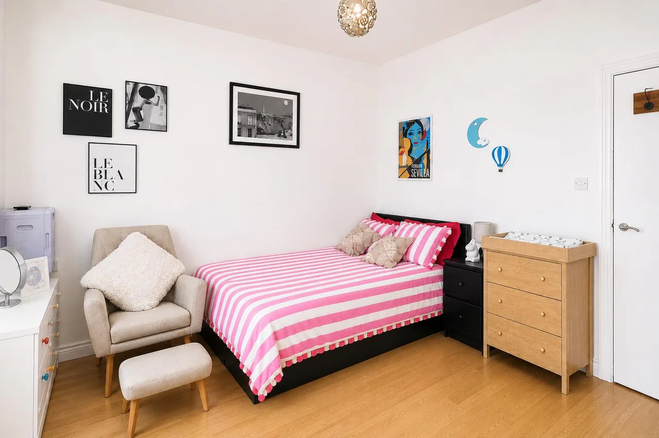 Roehampton Lane, London, SW15, photo 6