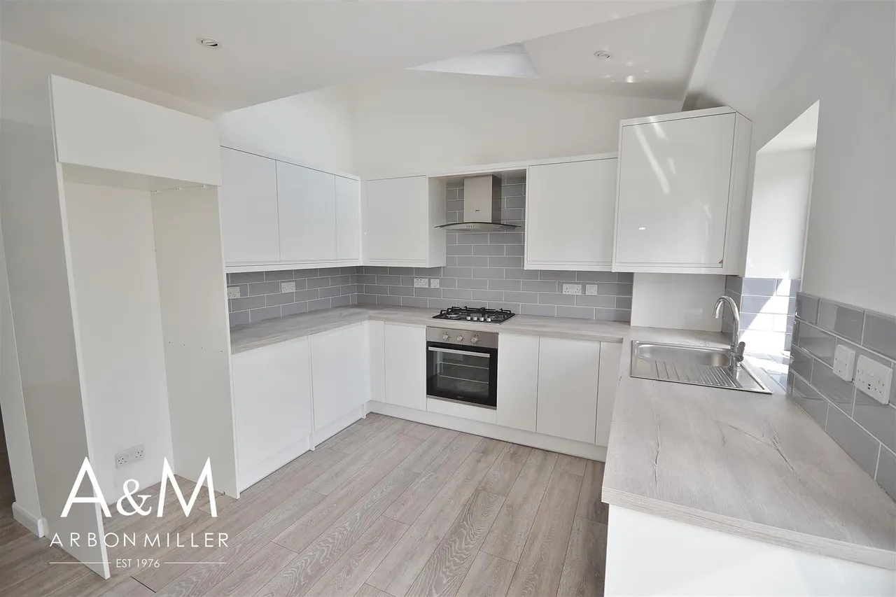 Bernards Close, Hainault, IG6, photo 8