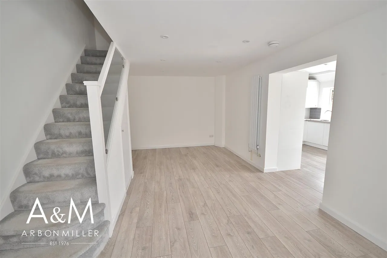 Bernards Close, Hainault, IG6, photo 4