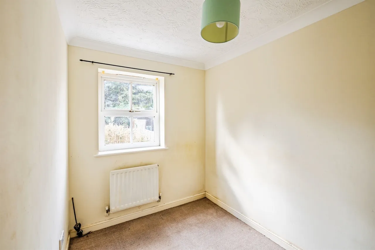 Beechfield Close, Stone Cross, BN24, photo 11
