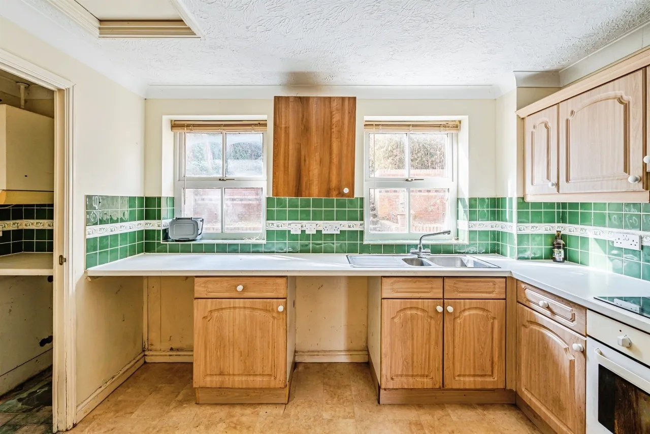 Beechfield Close, Stone Cross, BN24, photo 4