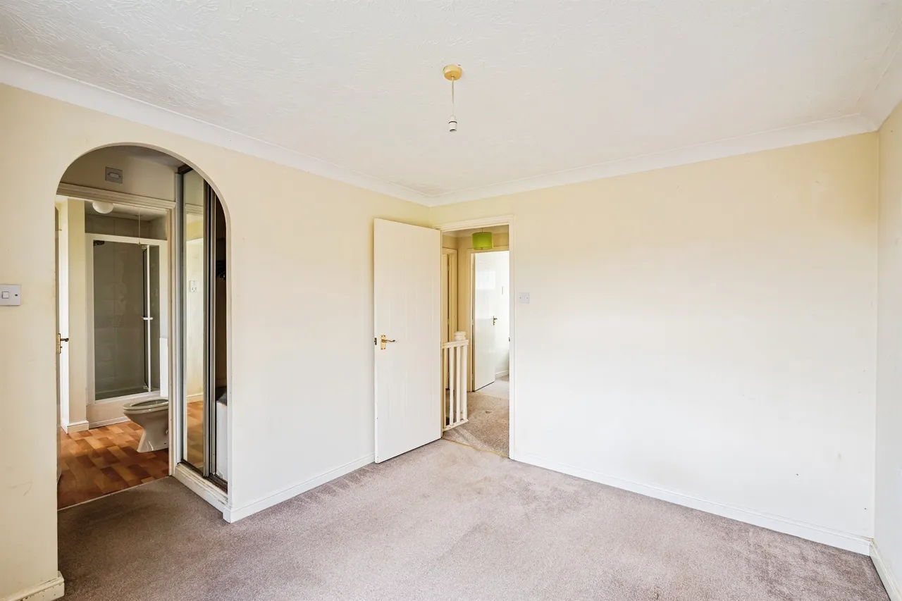 Beechfield Close, Stone Cross, BN24, photo 8