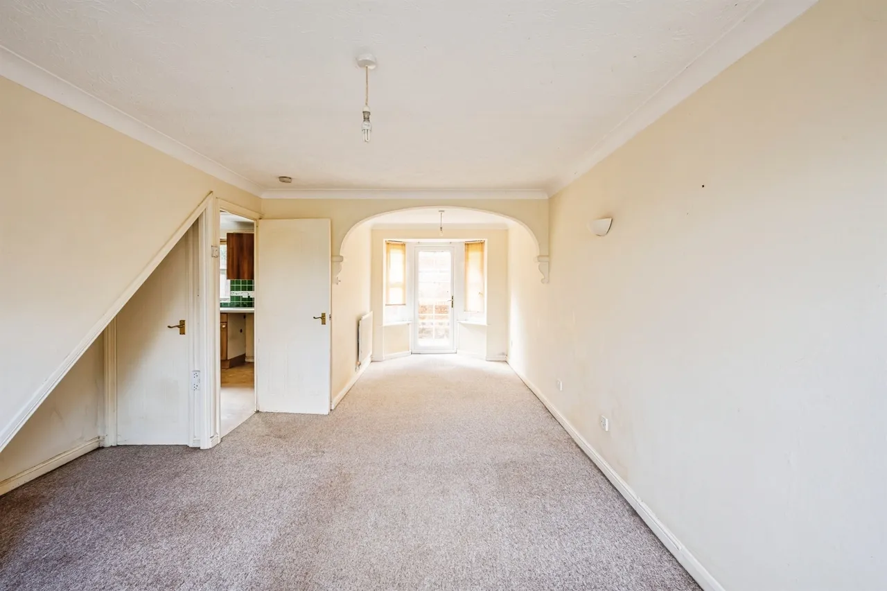 Beechfield Close, Stone Cross, BN24, photo 2