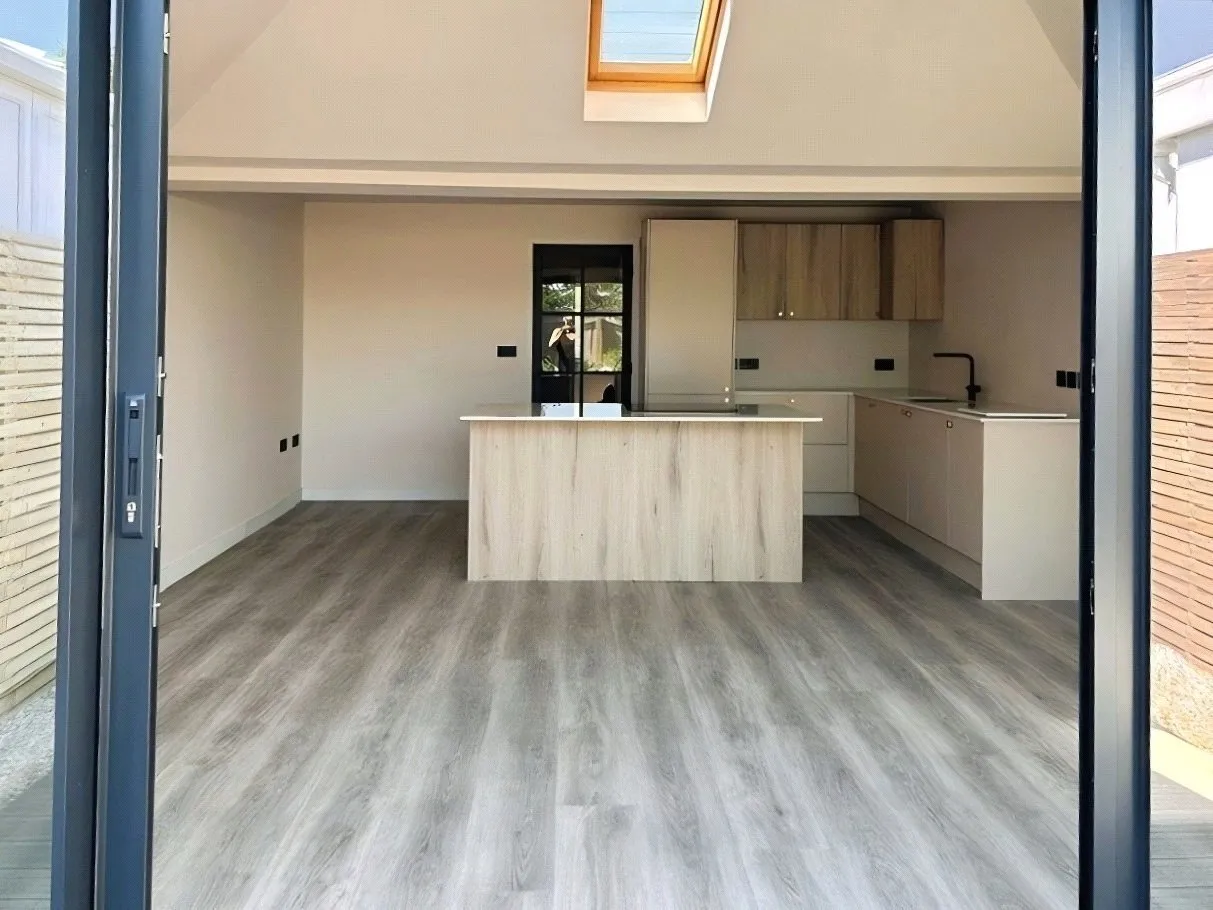 Ellen Close, Mount Hawke, TR4, photo 4