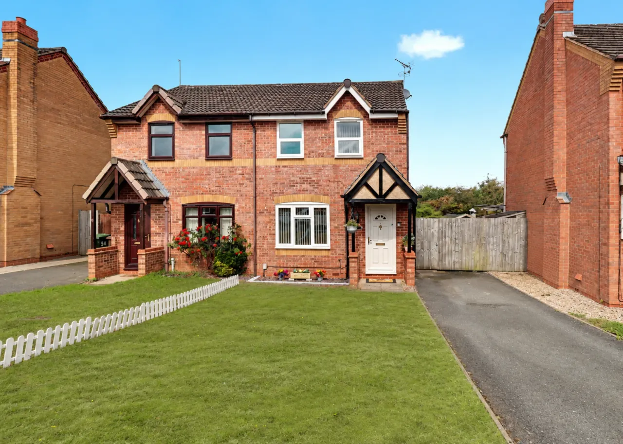 3 bed property for sale, The Crescent, Stafford