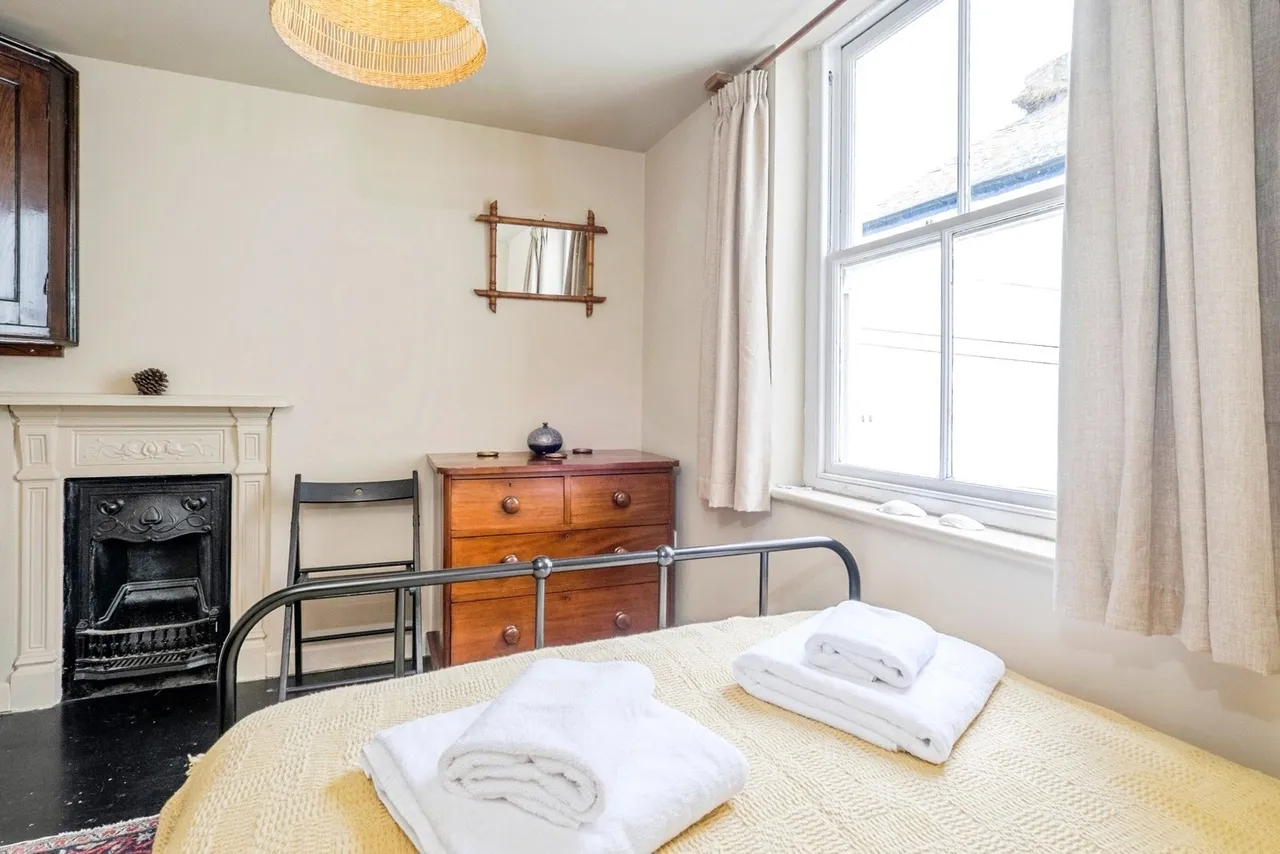Pendarves Road, Penzance, TR18, photo 6