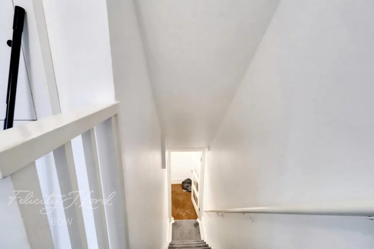 Morecambe Close, E1, photo 14