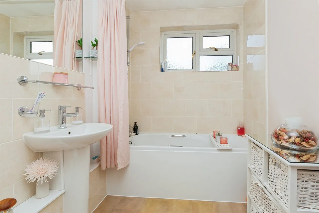 Cherwell Road, Aylesbury, HP21, photo 13