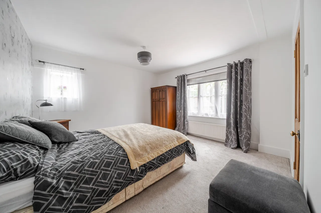 Rusper Road, Ifield, RH11, photo 9