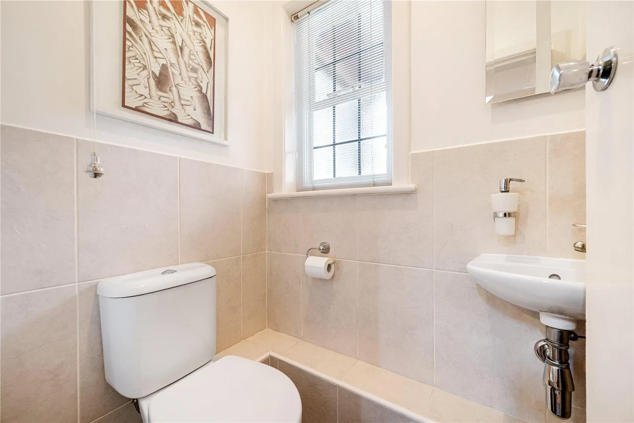 Chevet Lane, Wakefield, photo 24