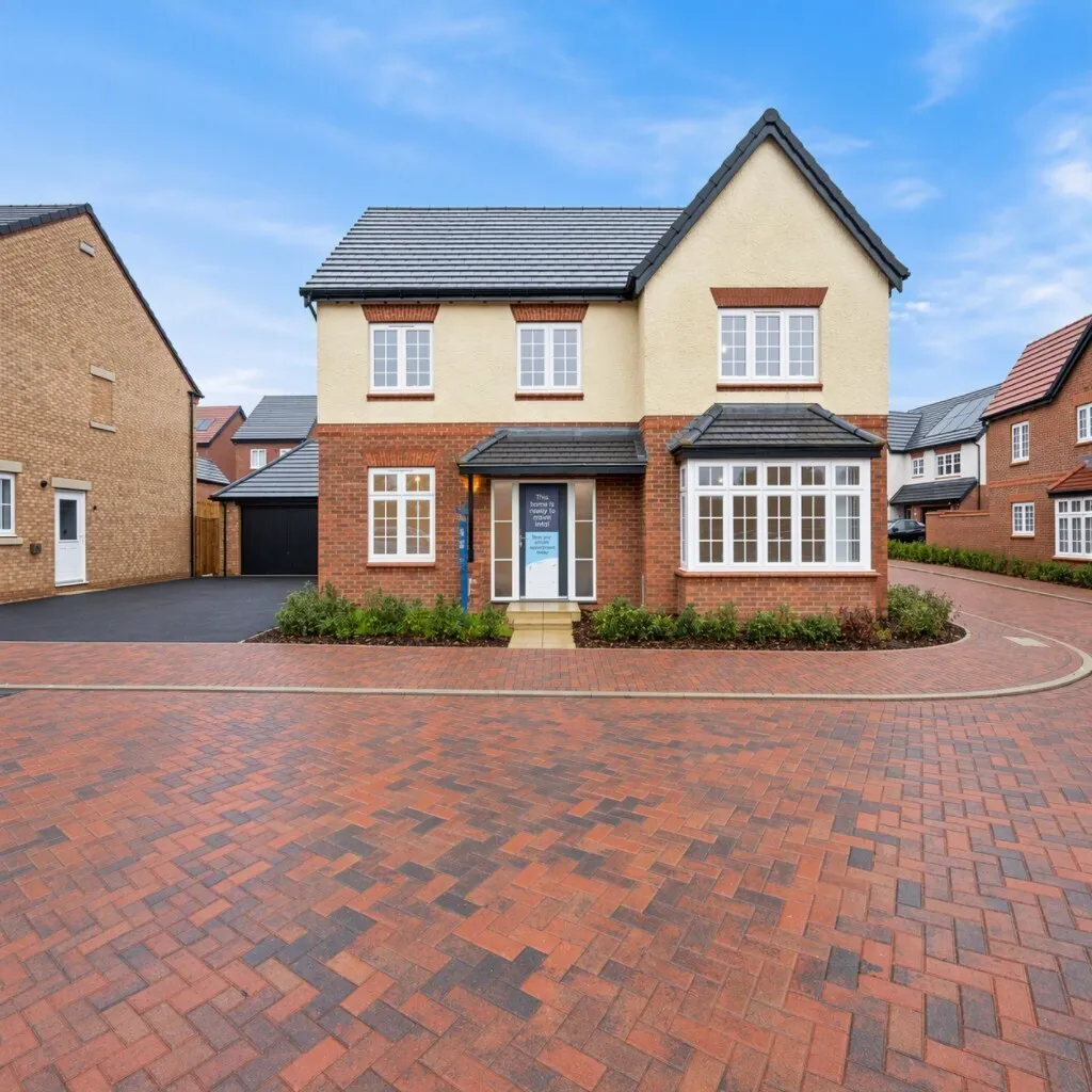 4 bed house for sale, Watermill Way, Collingtree, NN4