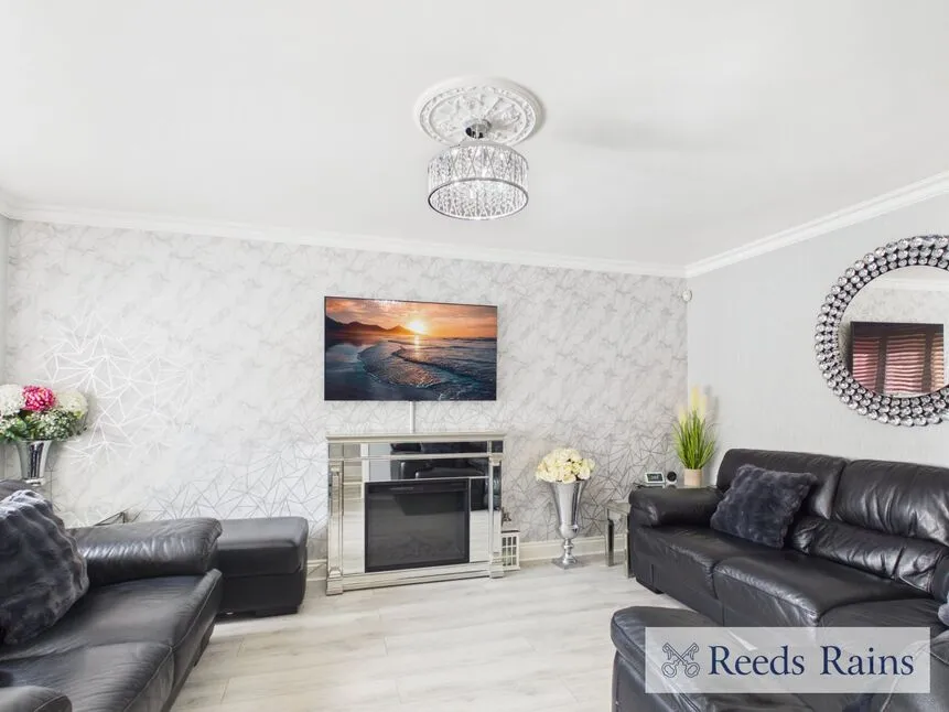 Leconfield Walk, Hornchurch, RM12, photo 4