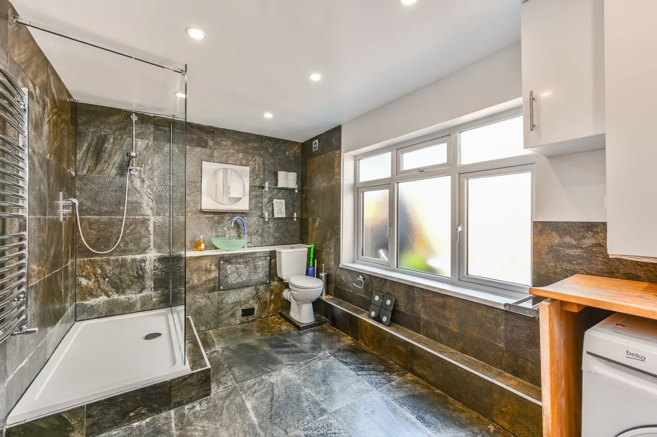 5 bed house for sale — 24 Meadow Place, London