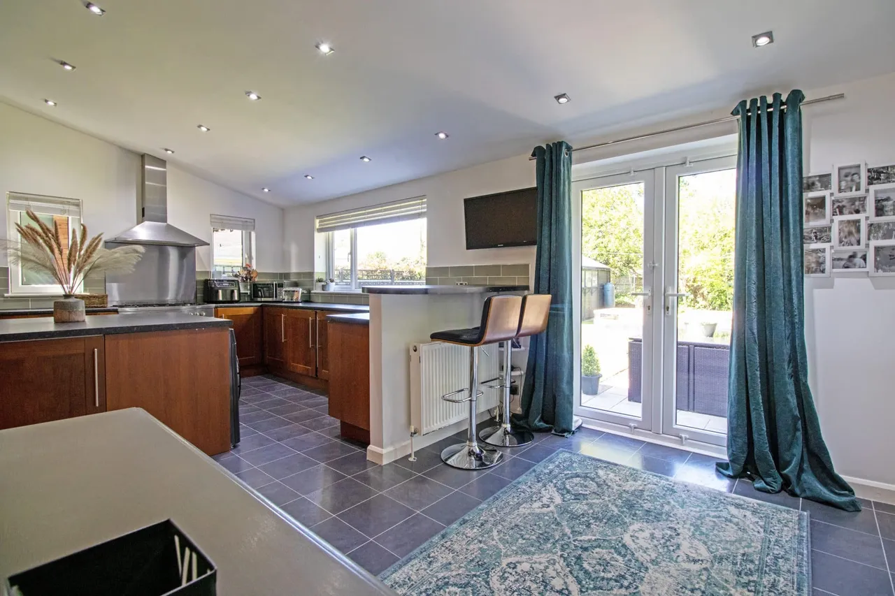 Morton Close, Morton, DN21, photo 4