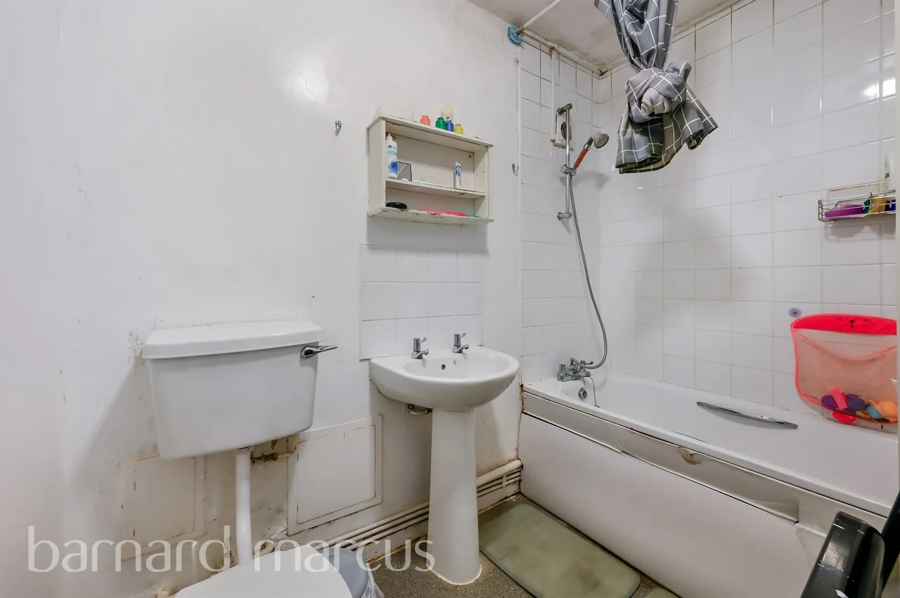 Clifton Road, London, SW19, photo 8