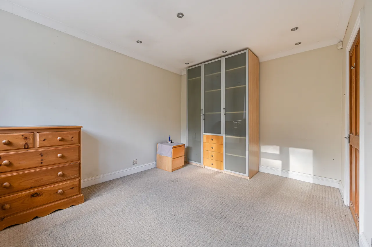 116 Longhill Road, London, photo 5