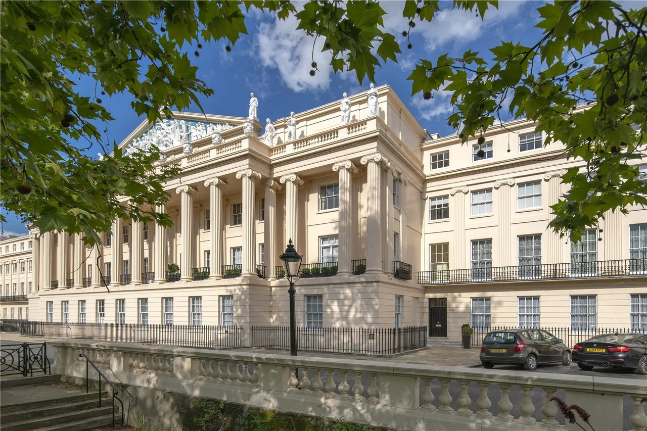 2 bed flat to rent, Cumberland Terrace, Regent's Park, NW1