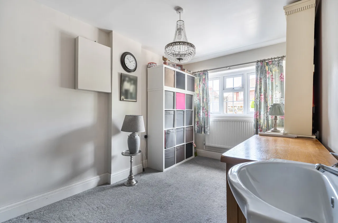 Clandon Drive, Boyatt Wood, SO50, photo 10