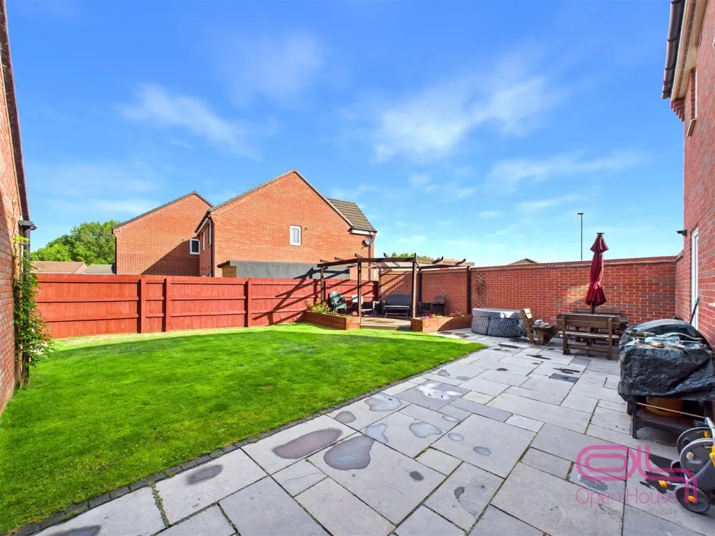 Upton Drive, Burton-On-Trent, DE14, photo 28