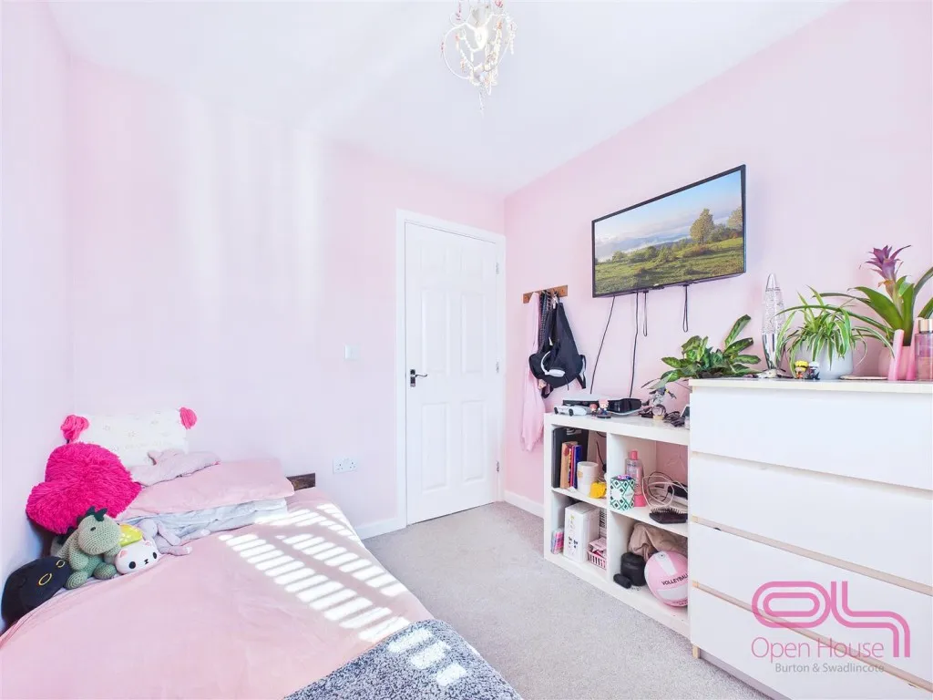 Upton Drive, Burton-On-Trent, DE14, photo 24