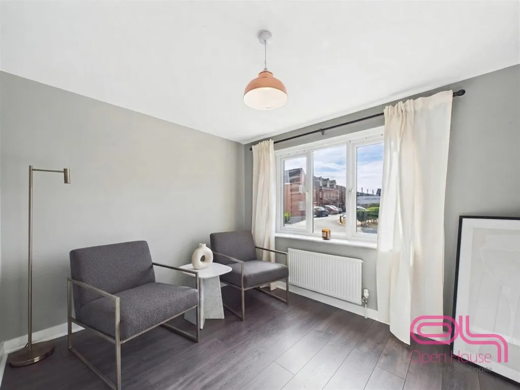 Upton Drive, Burton-On-Trent, DE14, photo 15