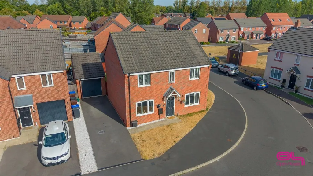 Upton Drive, Burton-On-Trent, DE14, photo 2