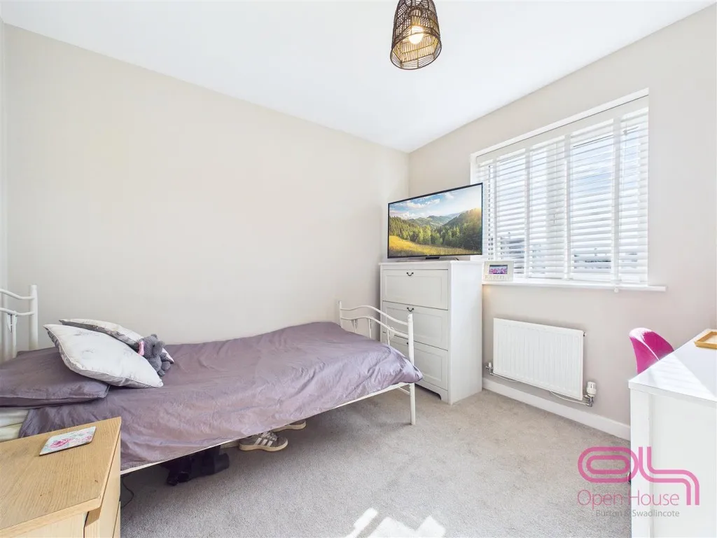 Upton Drive, Burton-On-Trent, DE14, photo 25