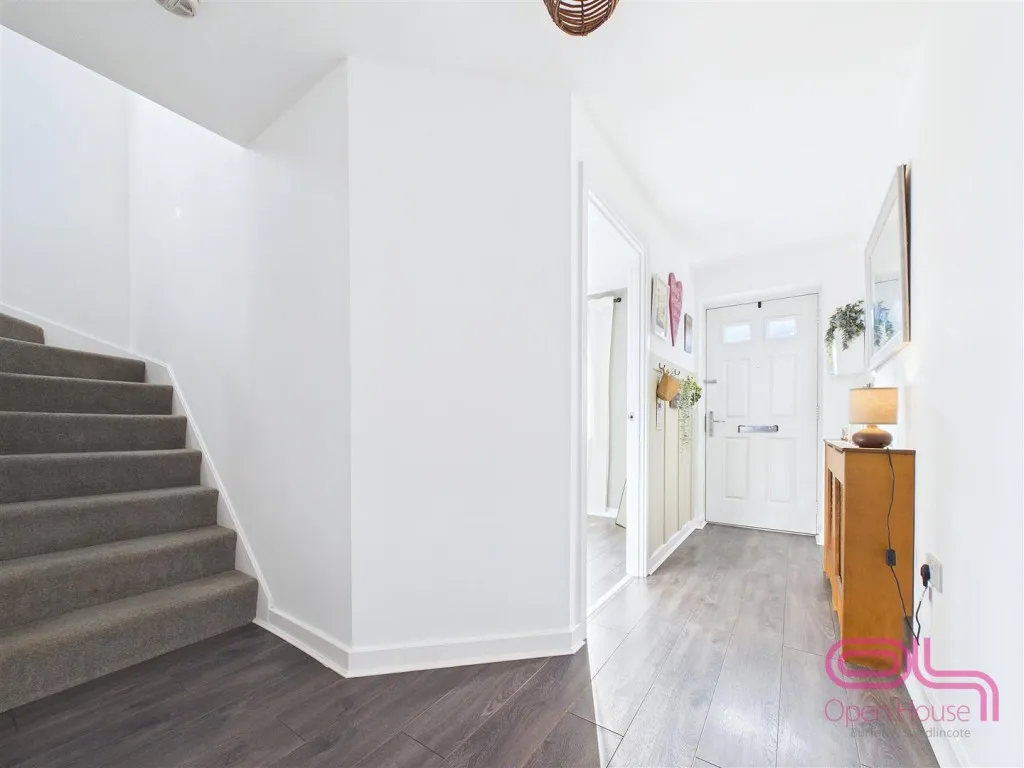 Upton Drive, Burton-On-Trent, DE14, photo 5