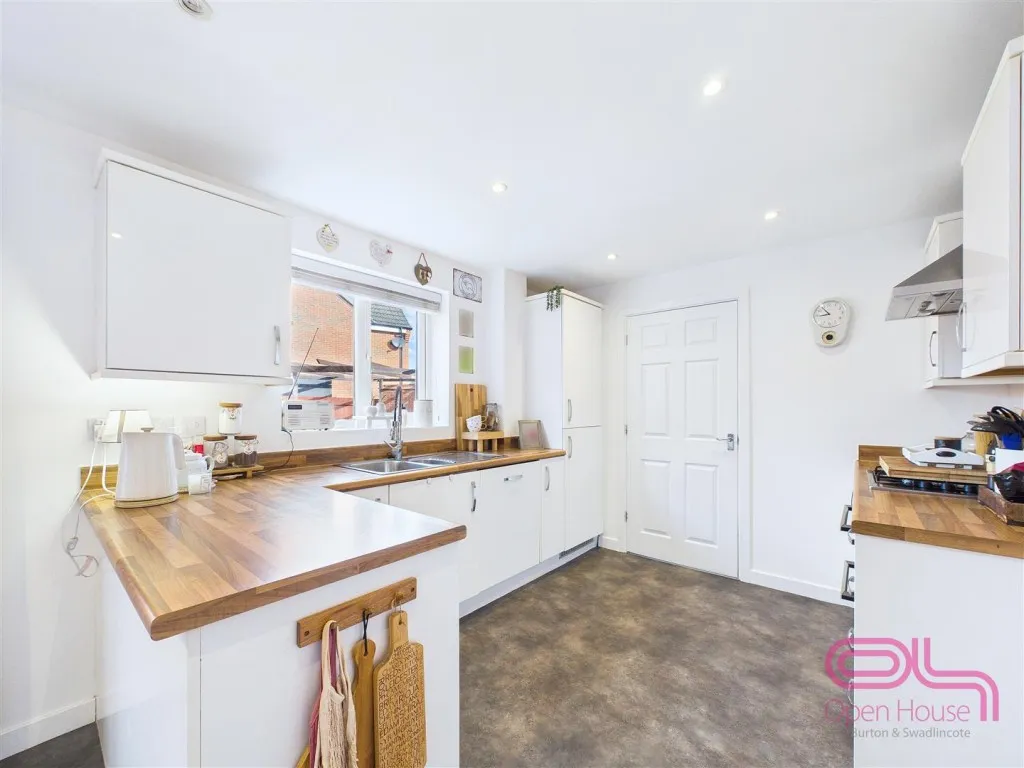 Upton Drive, Burton-On-Trent, DE14, photo 10