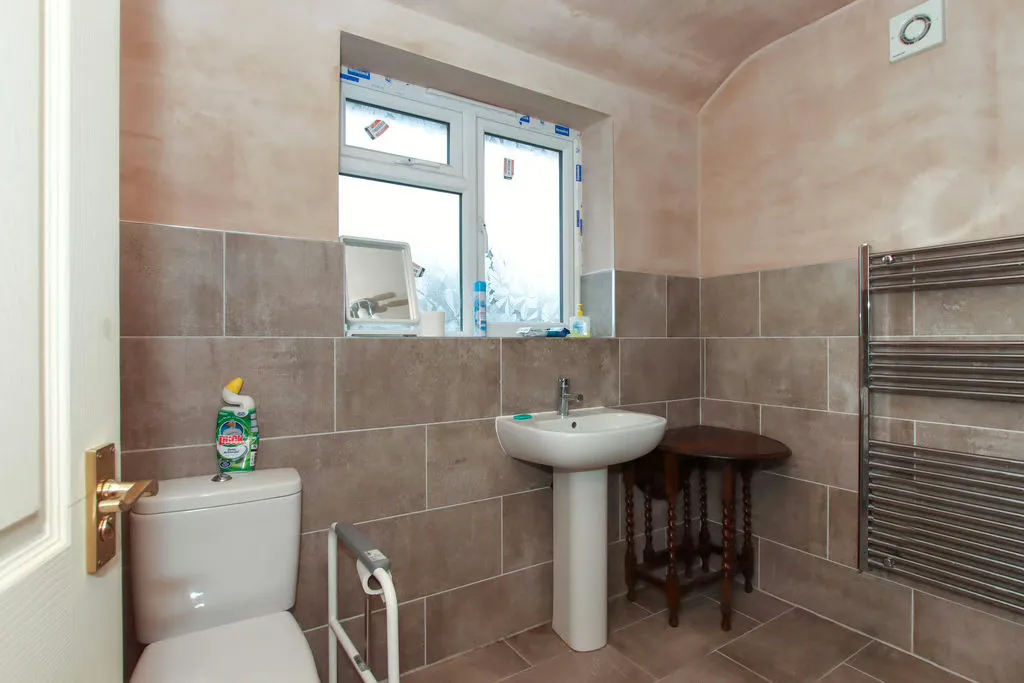 Tile Kiln Lane, Hemel Hempstead, Hertfordshire, HP3 8NH, photo 7