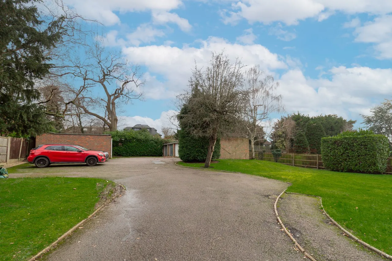 Hale Lane, Edgware, HA8, photo 10