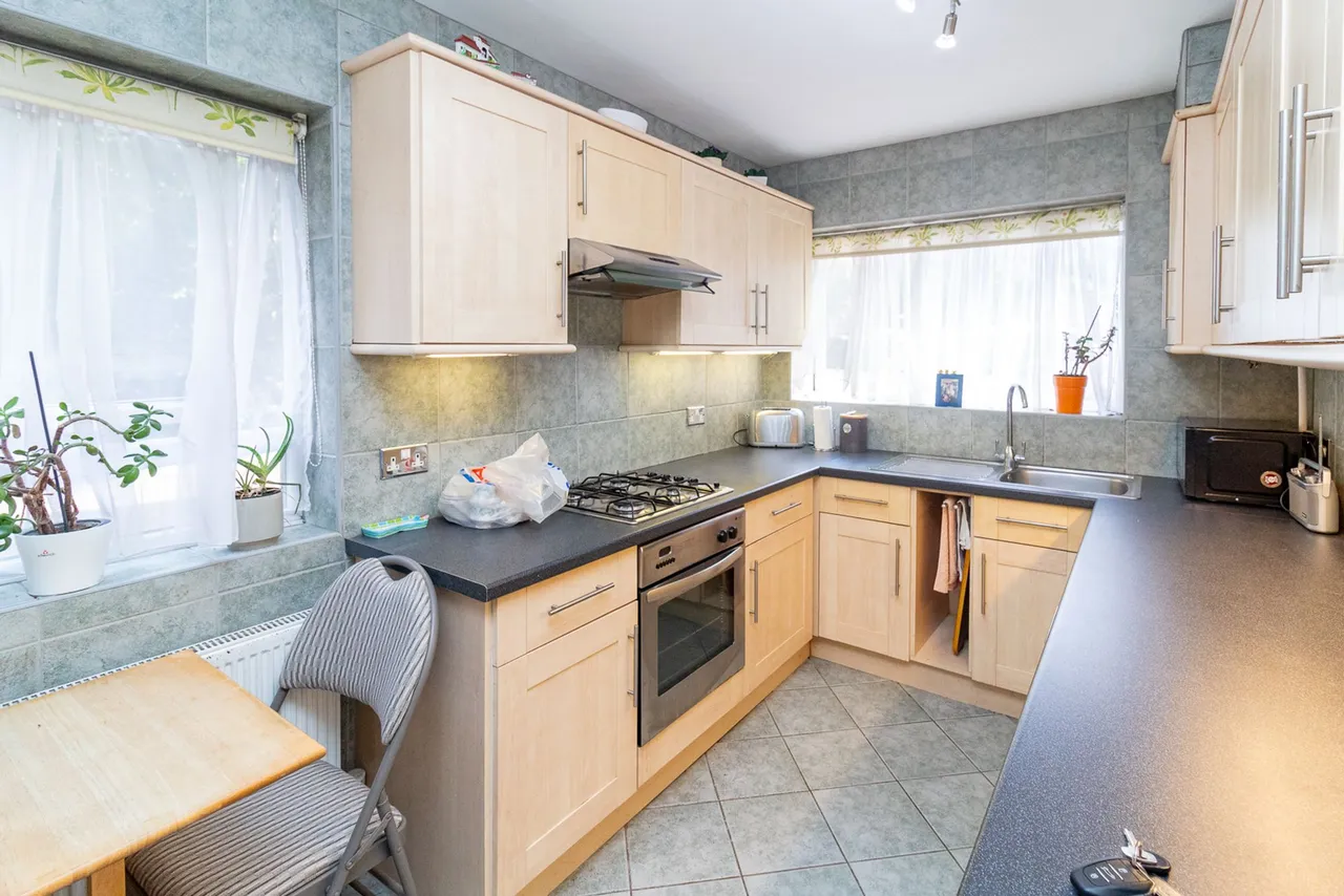Hale Lane, Edgware, HA8, photo 5