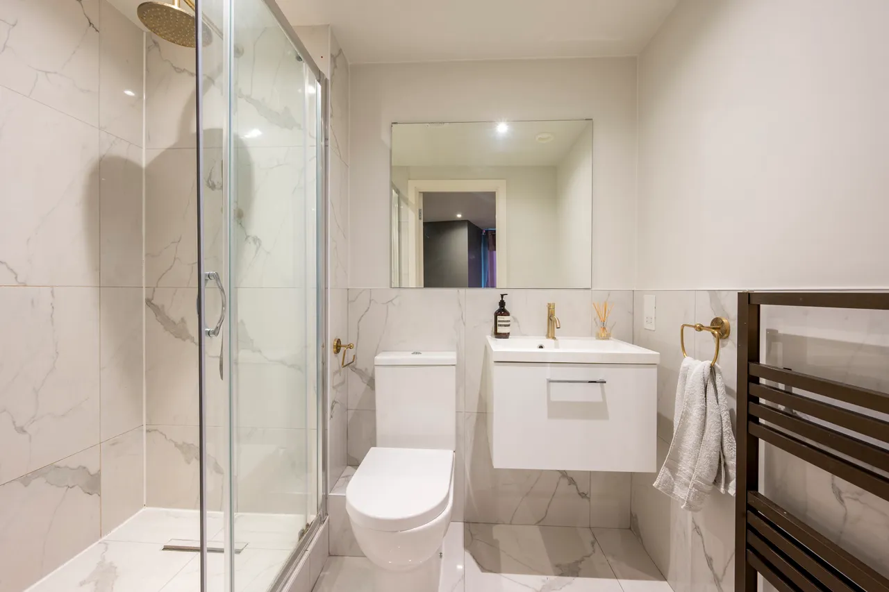 Apartment 1, 33 Osiers Road, London, photo 5