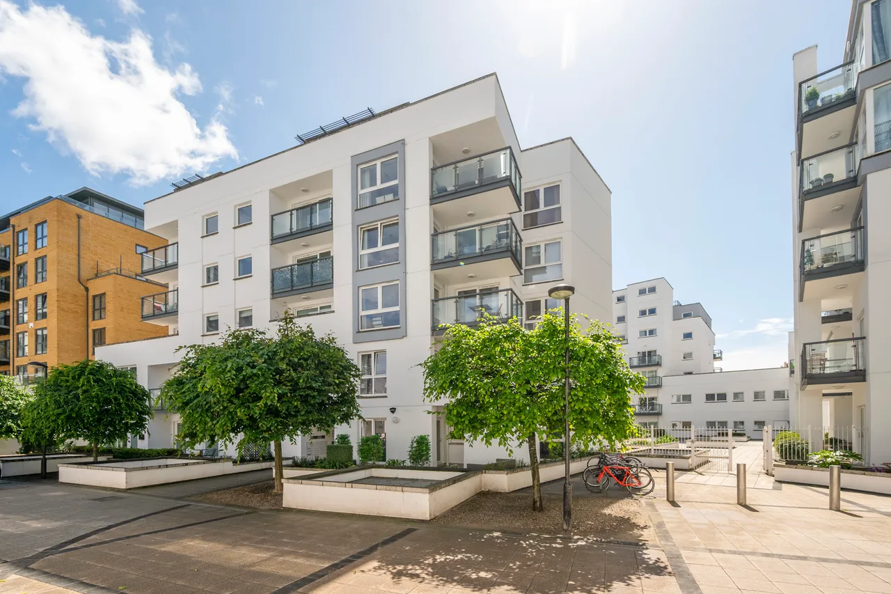 2 bed flat for sale — Apartment 1, 33 Osiers Road, London