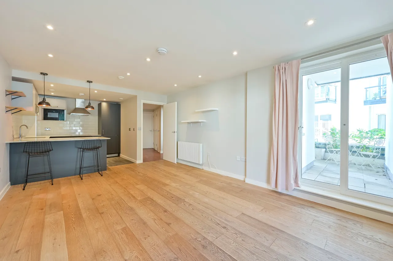 Apartment 1, 33 Osiers Road, London, photo 11