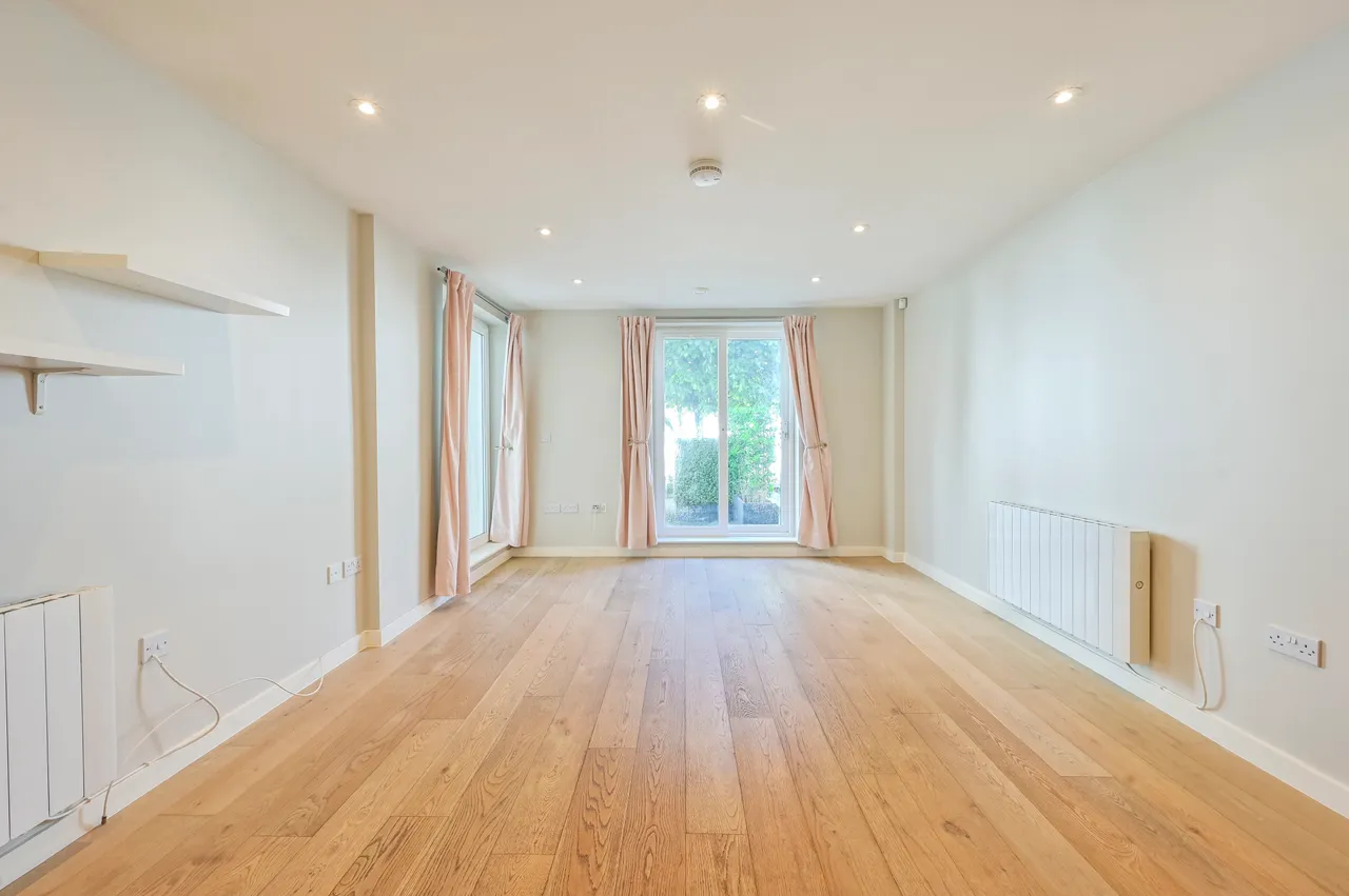 Apartment 1, 33 Osiers Road, London, photo 9