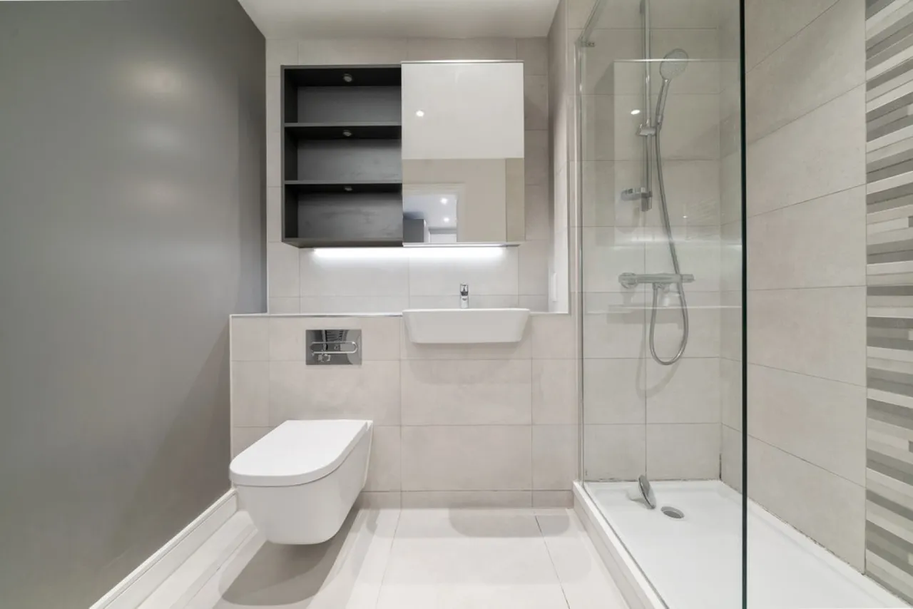 Accolade Avenue, Southall, photo 8