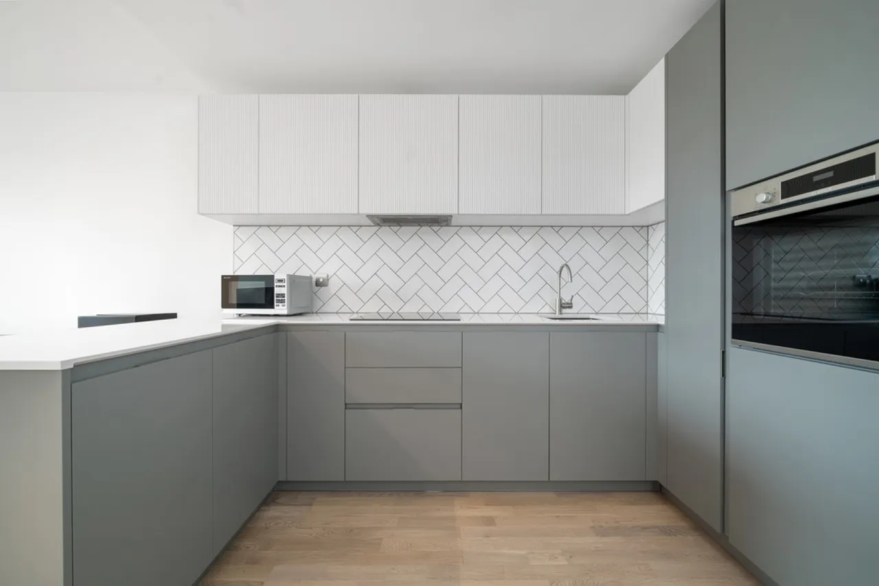 Accolade Avenue, Southall, photo 9