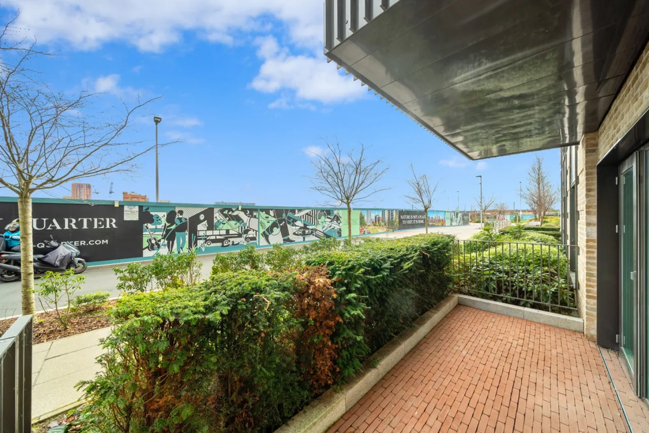 Accolade Avenue, Southall, photo 12