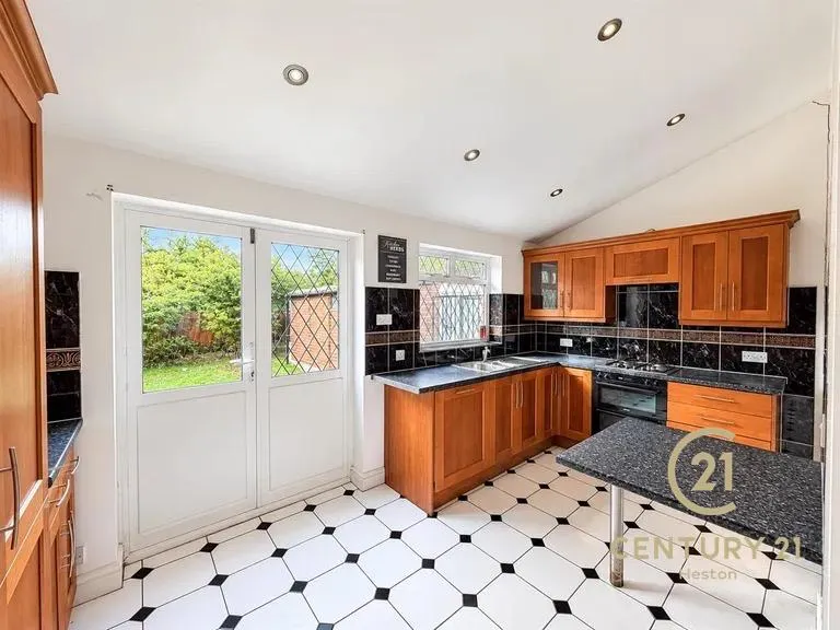 Gresham Road, Hounslow, TW3, photo 6