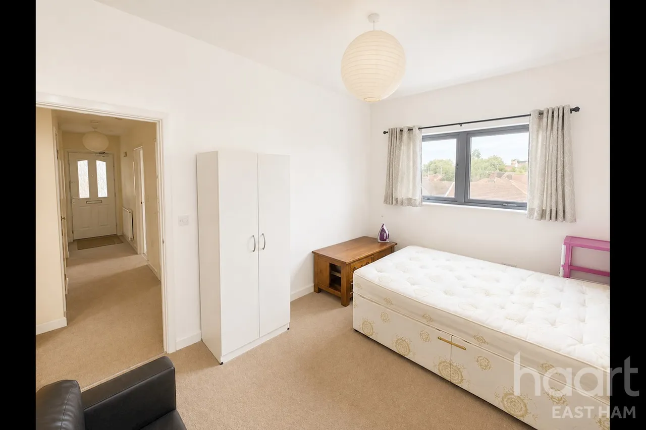 Pegasus House, Plaistow -, E13, photo 8