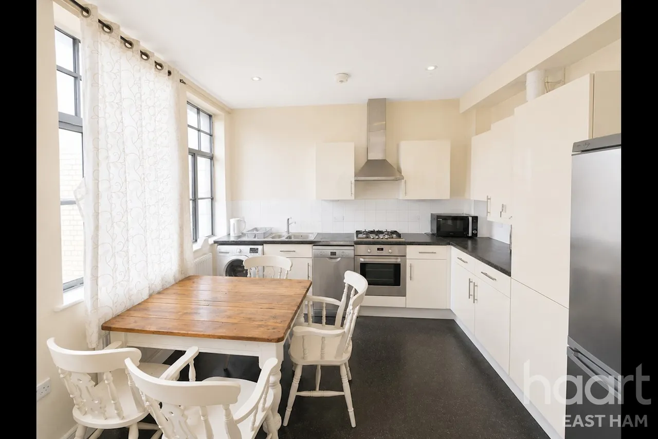 Pegasus House, Plaistow -, E13, photo 2