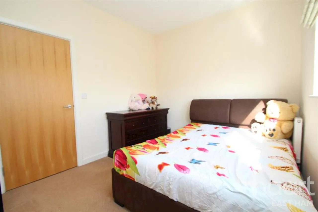 Pegasus House, Plaistow -, E13, photo 10