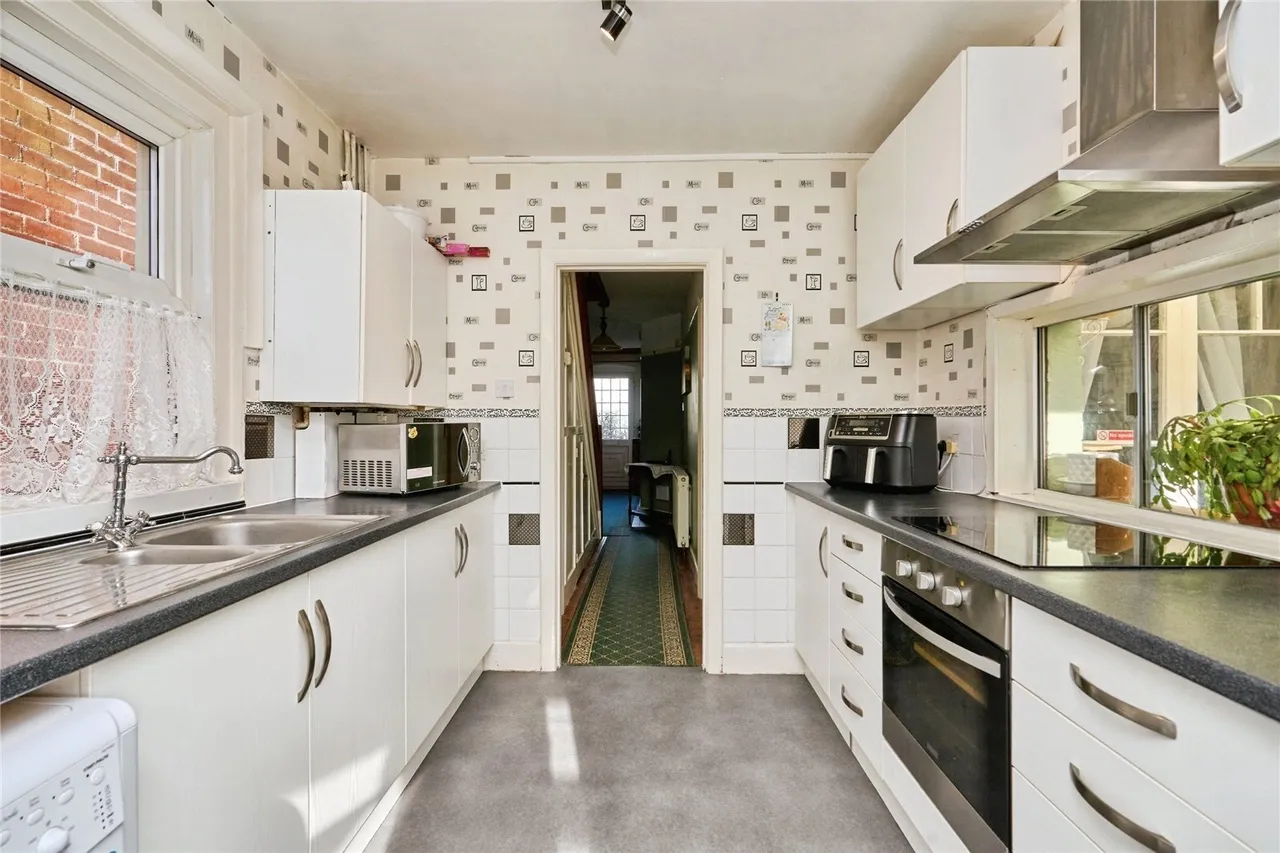 St. Johns Road, Ryde, PO33, photo 5